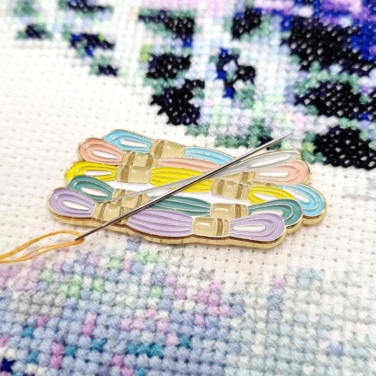 Needle Minder - Needle & Thread