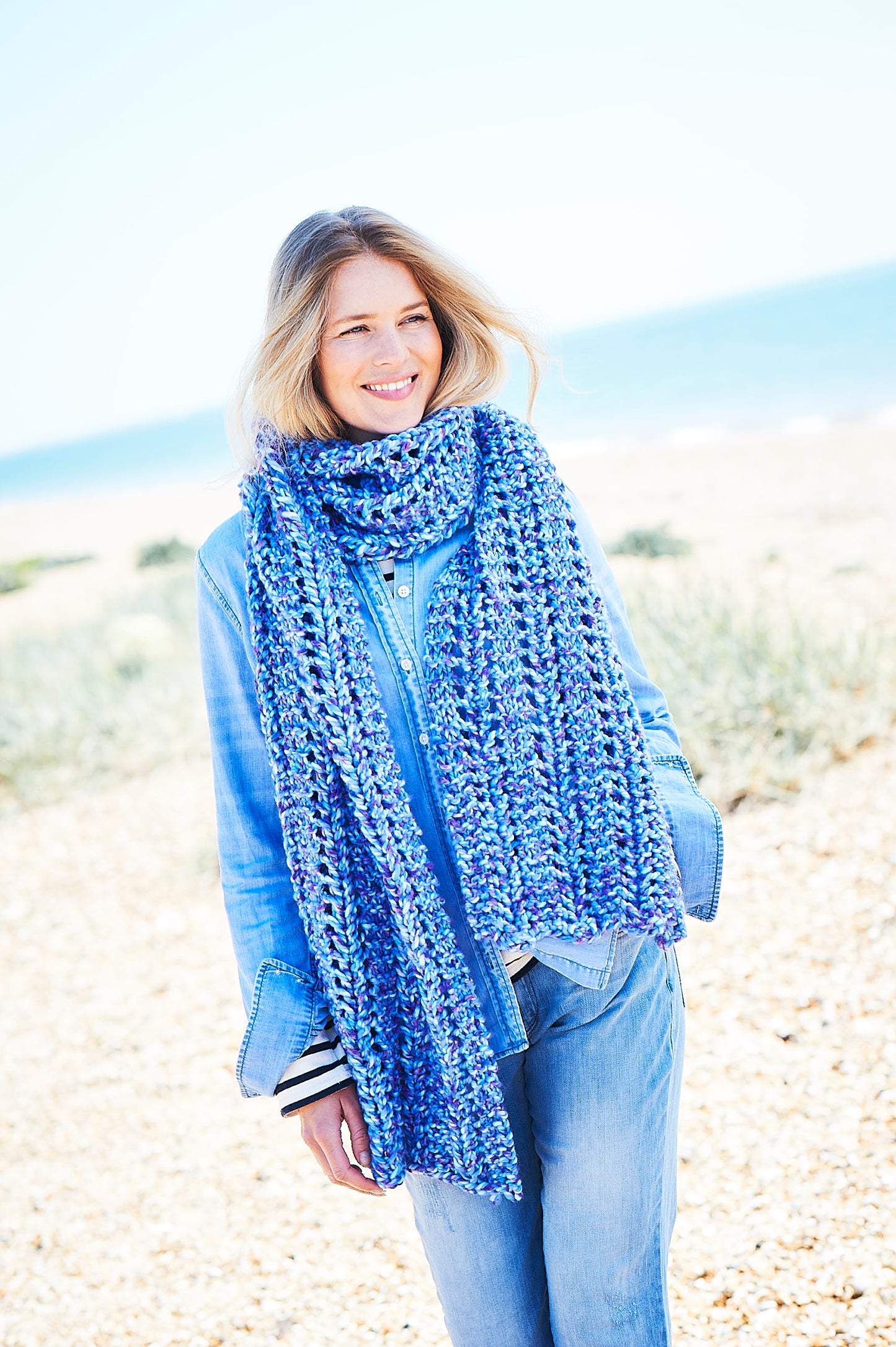 Stylecraft New Swift Knit Knitting Pattern 9725